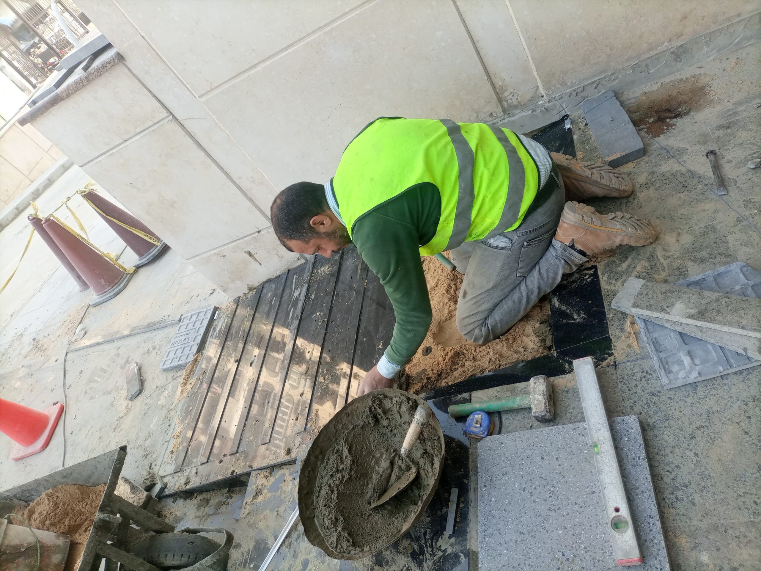 مبلط سراميك مصرى ممتاز ورخام جميع المقاسات بأسعار