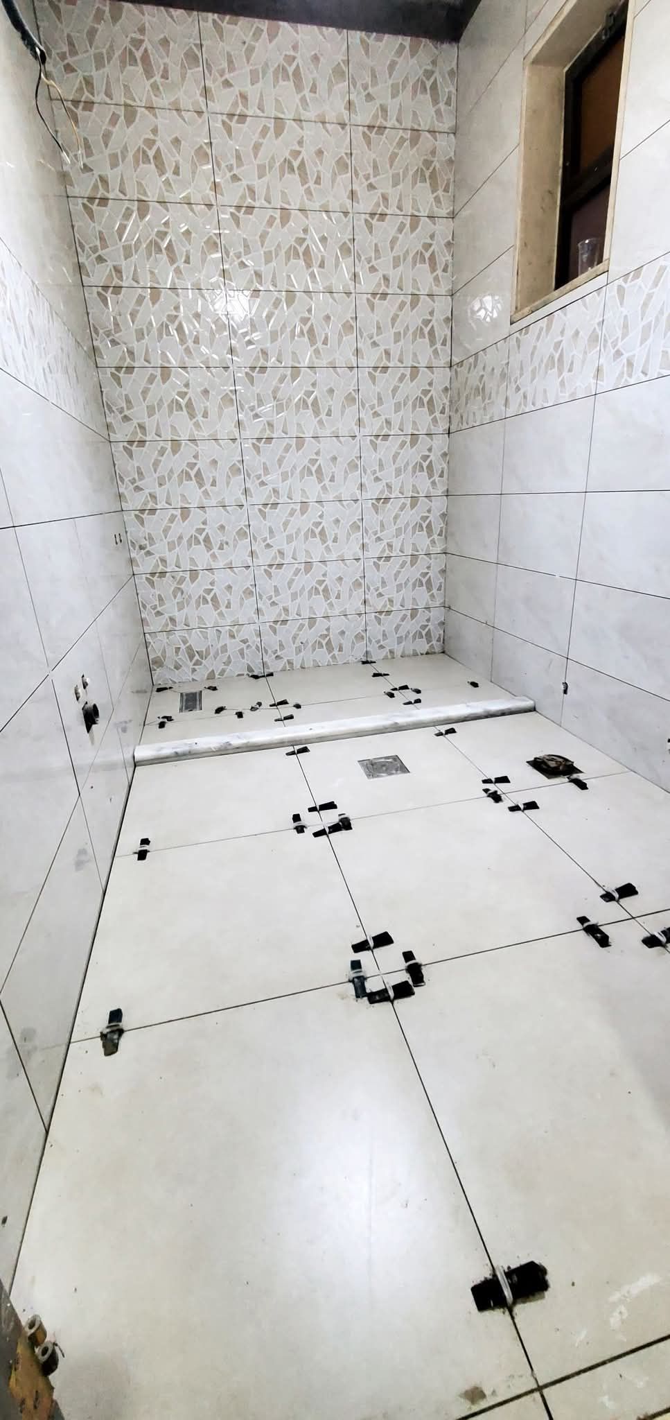 مبلط سيراميك ممتاز