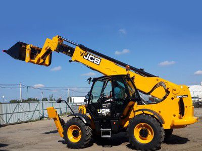 Available for monthly and daily rent, JCB cranes,