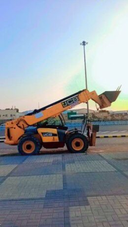 Available for monthly and daily rent, JCB cranes,