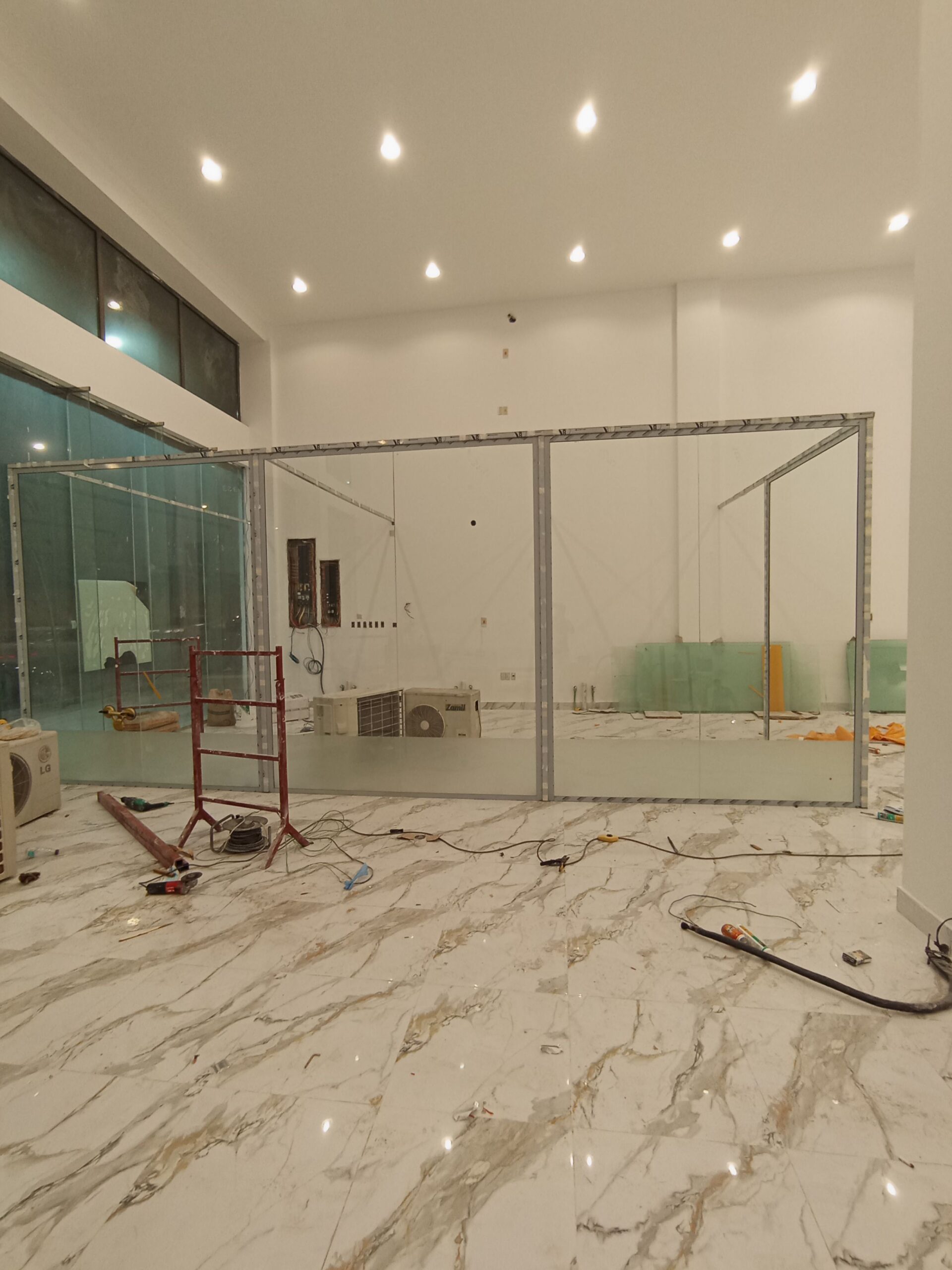 زجاج سكريت شفاف في المنطقة الشرقية 0535308137