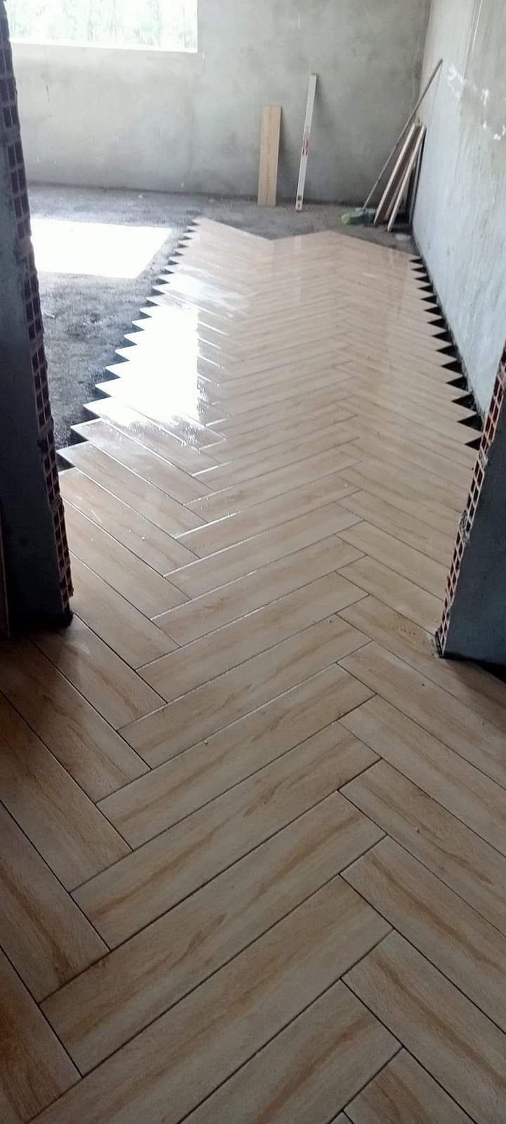 مبلط سيراميك ممتاز