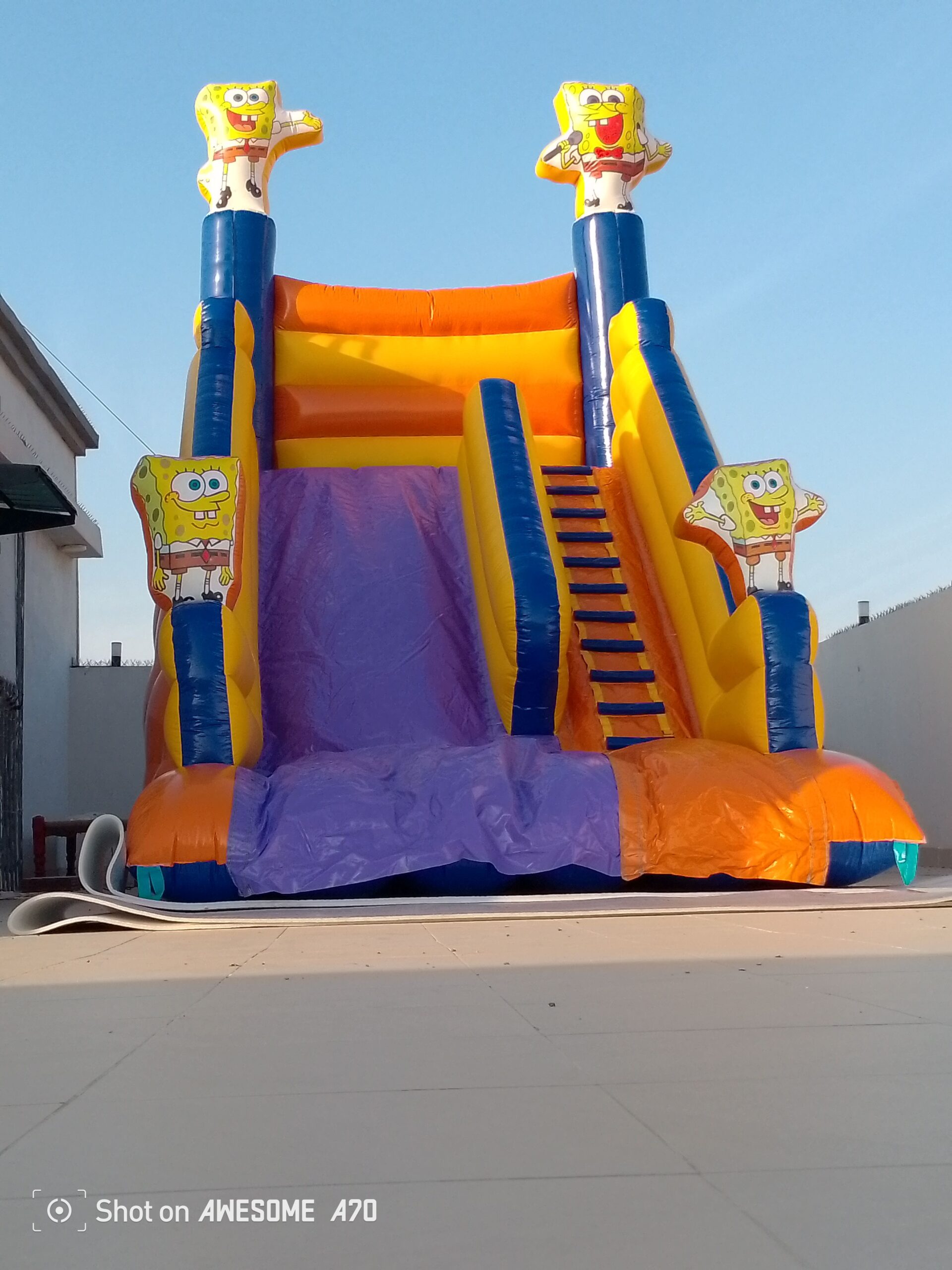 زحاليق نطيطات ملاعب صابوني متاهات هوائية