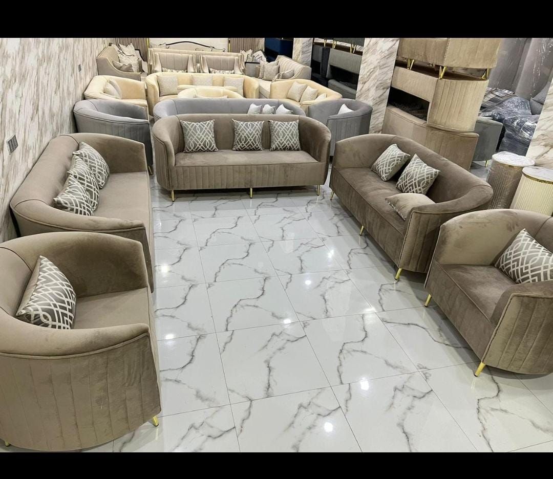 كنب فاخر تفصيل وجاهز حسب الطلب يتوفر ألوان مختلفة