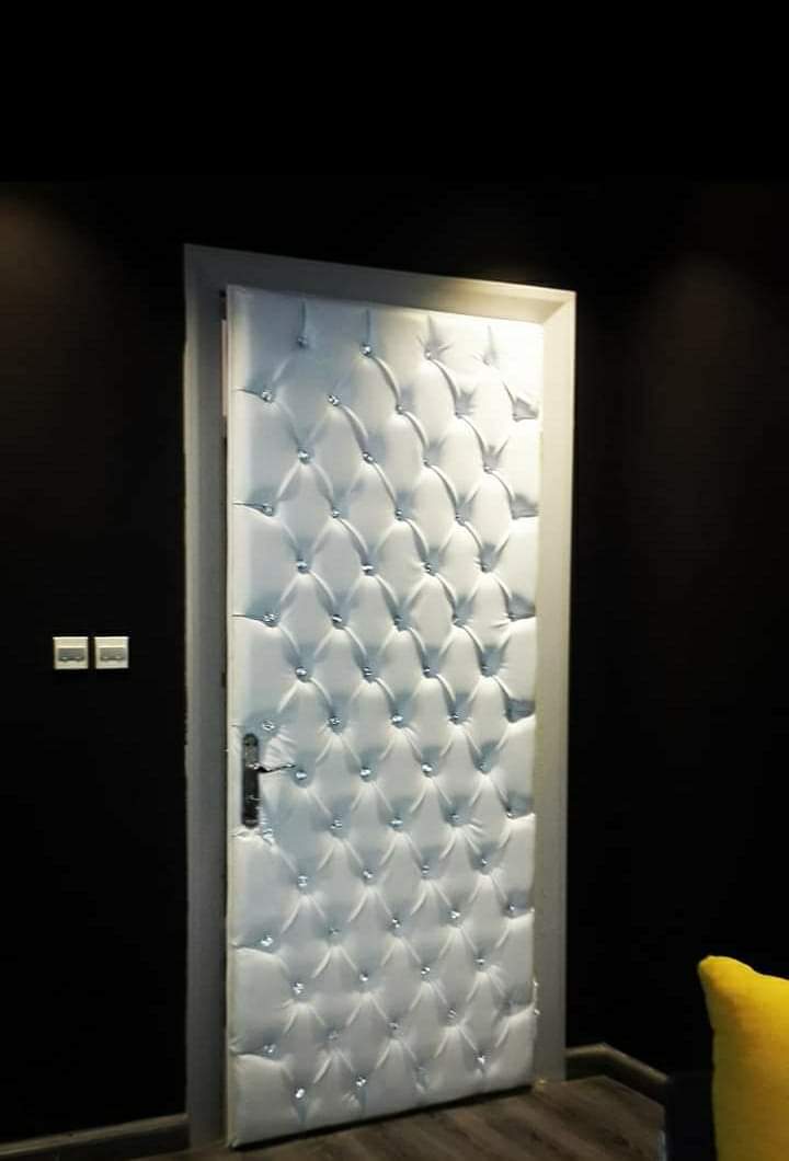 كيف تختار شركة عزل أبواب بالرياض