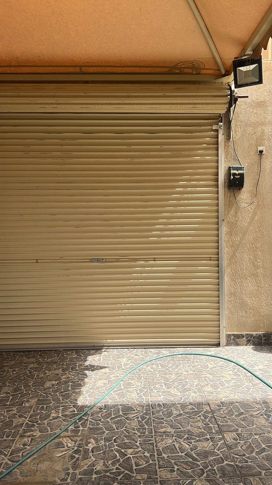 توريد وتركيب وصيانة ابواب الكراج الأتوماتيكيه ونوا