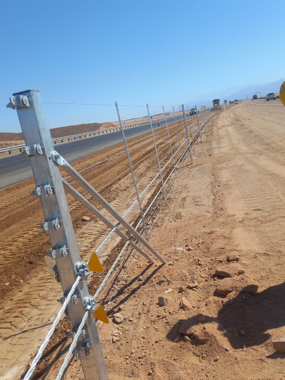 مقاول شبوك ومظلات وهناجر