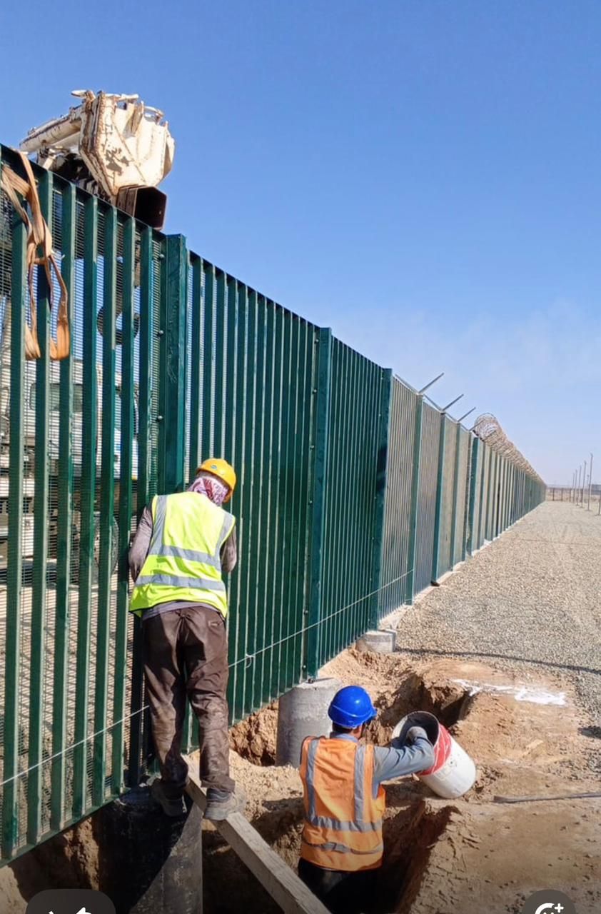 مقاول شبوك ومظلات وهناجر