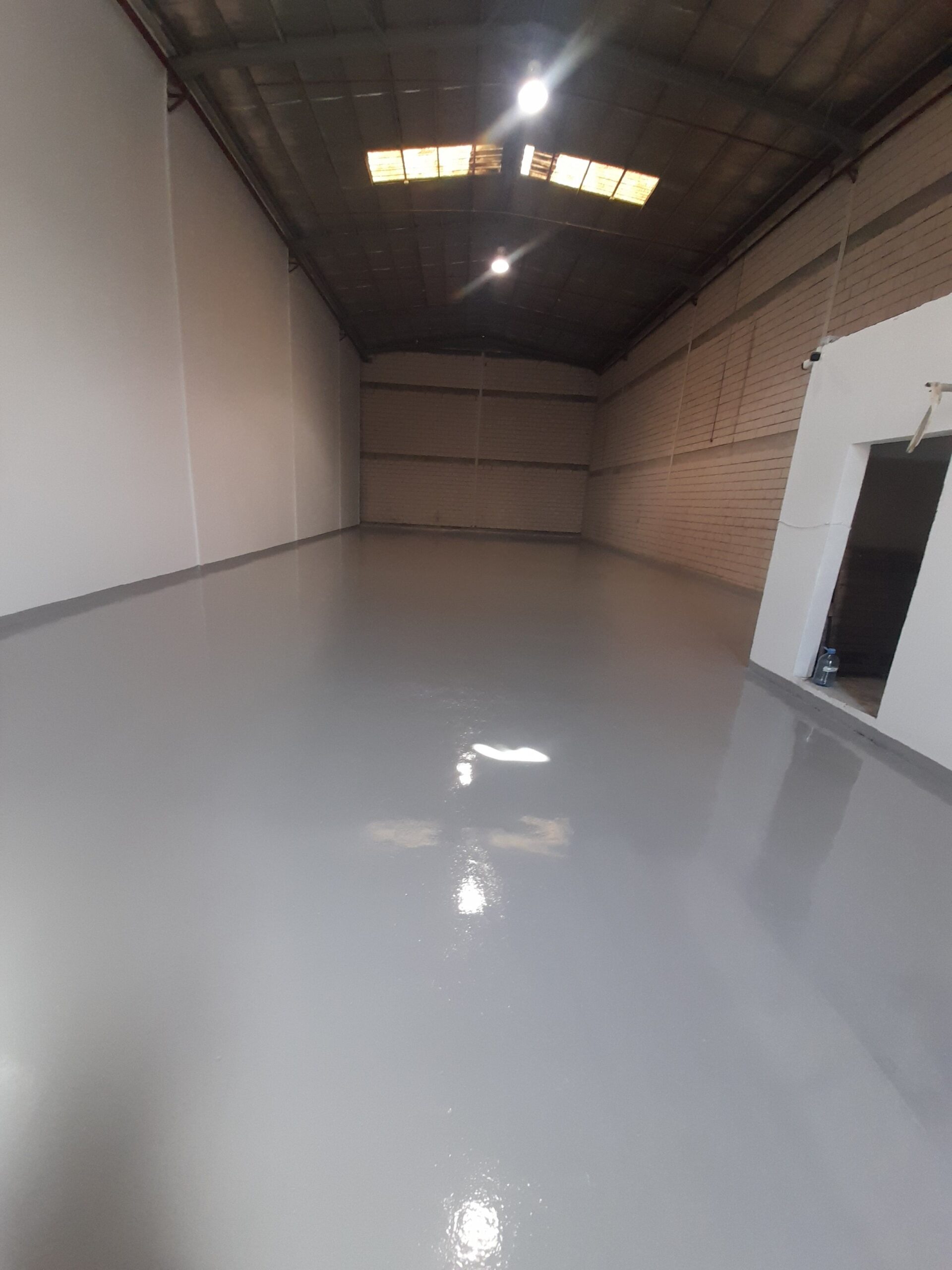 ايبوكسي وكونكريت وتخطيط ارضيات