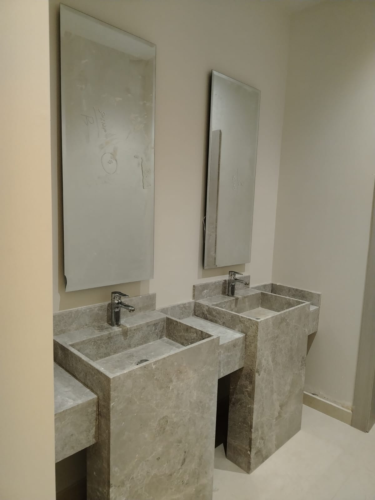 مغاسل رخام ، مغاسل حمامات شيك مغاسل كلاسيكية