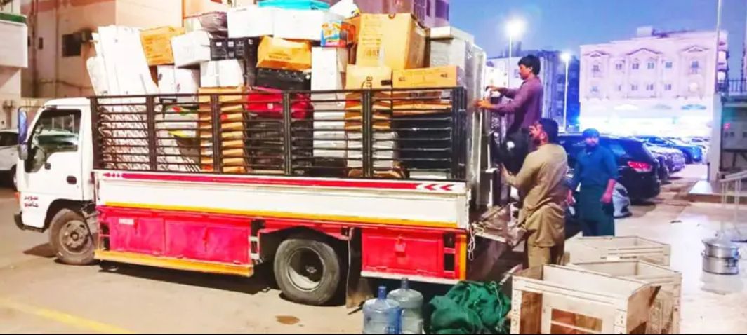 باكستاني عمال من جد