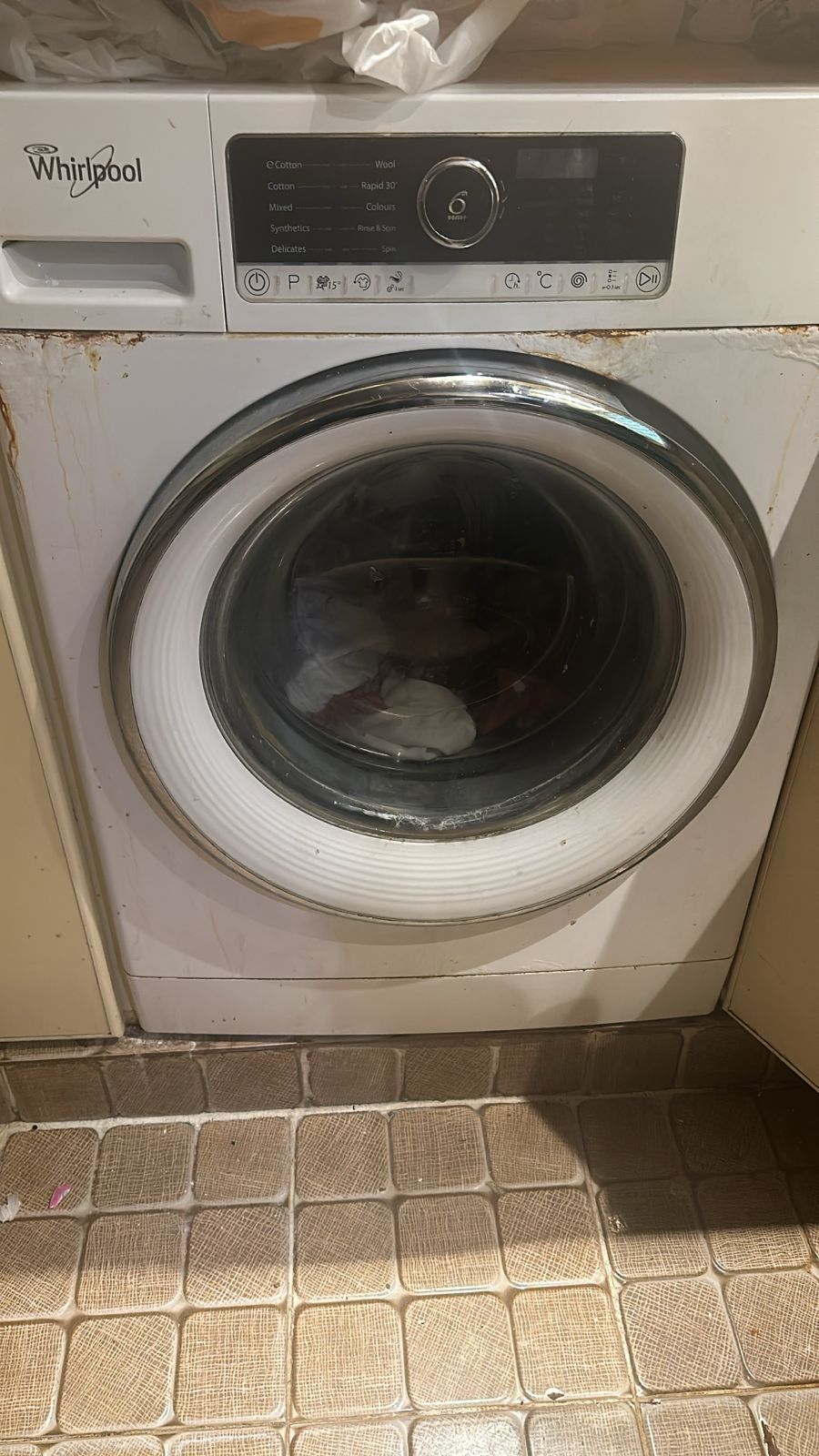 فني صيانه غسالات وتلاجات ومكيفات