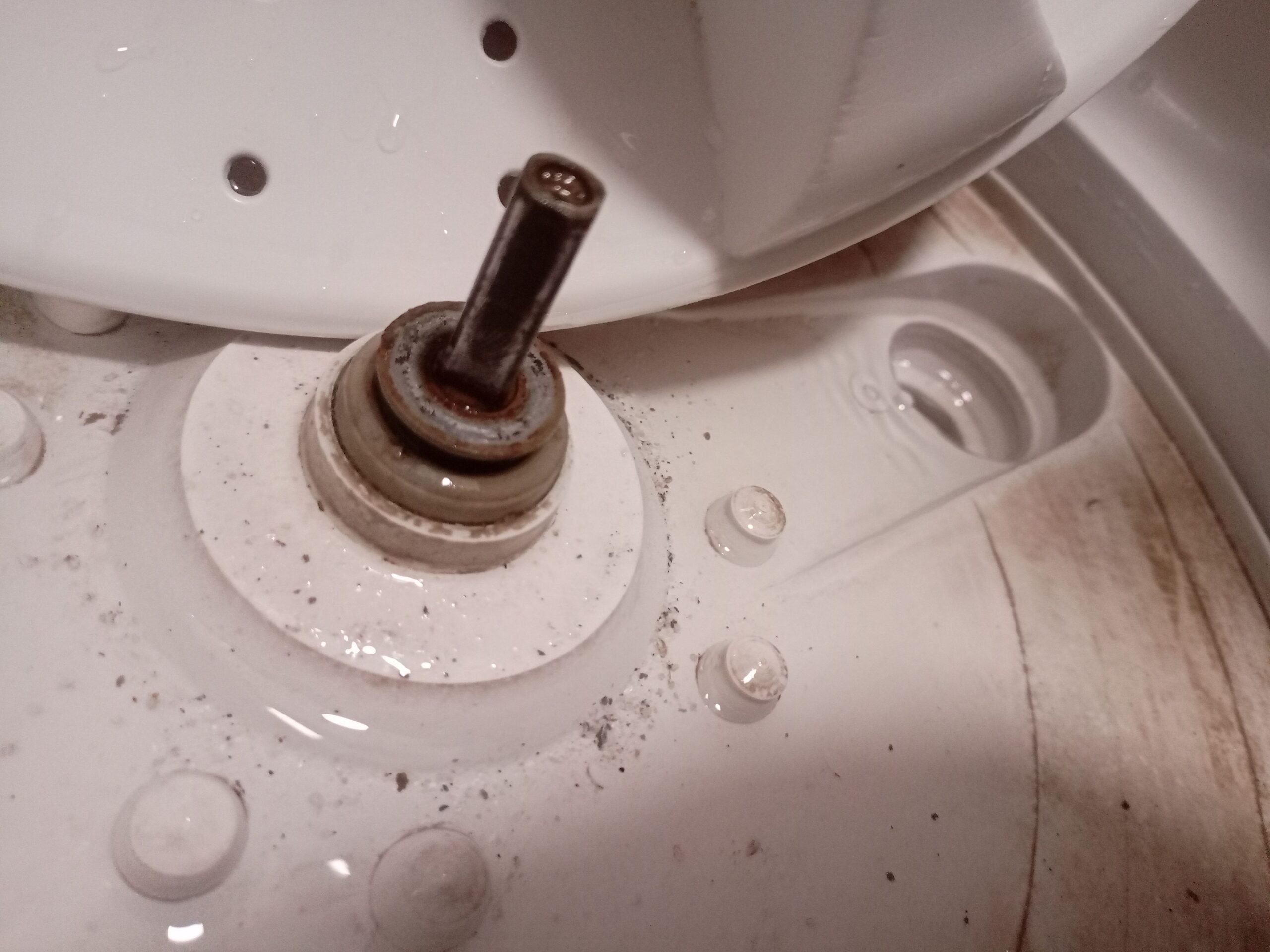 فني صيانه غسالات وتلاجات ومكيفات