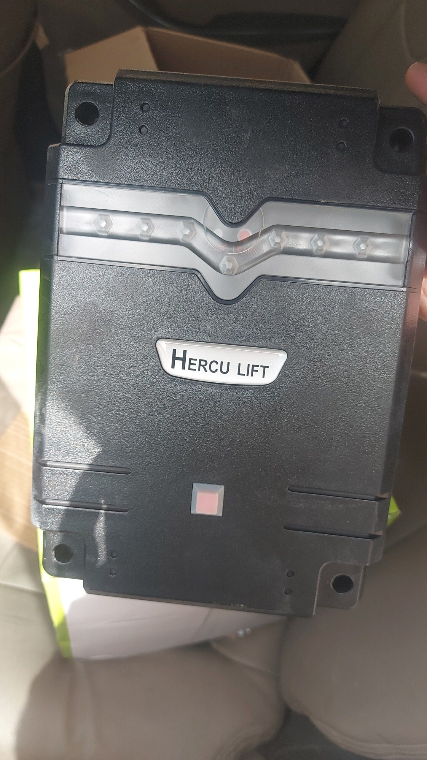 توريد وتركيب وصيانة ابواب الكراج الأتوماتيكيه ونوا