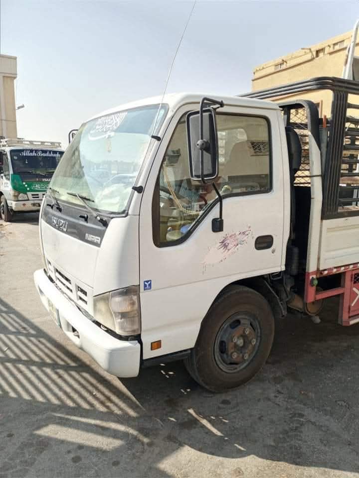 دينا تشيل اثاث مستعمل بالرياض حي الشهداء ٠٥٦٦٨٩٢٥١