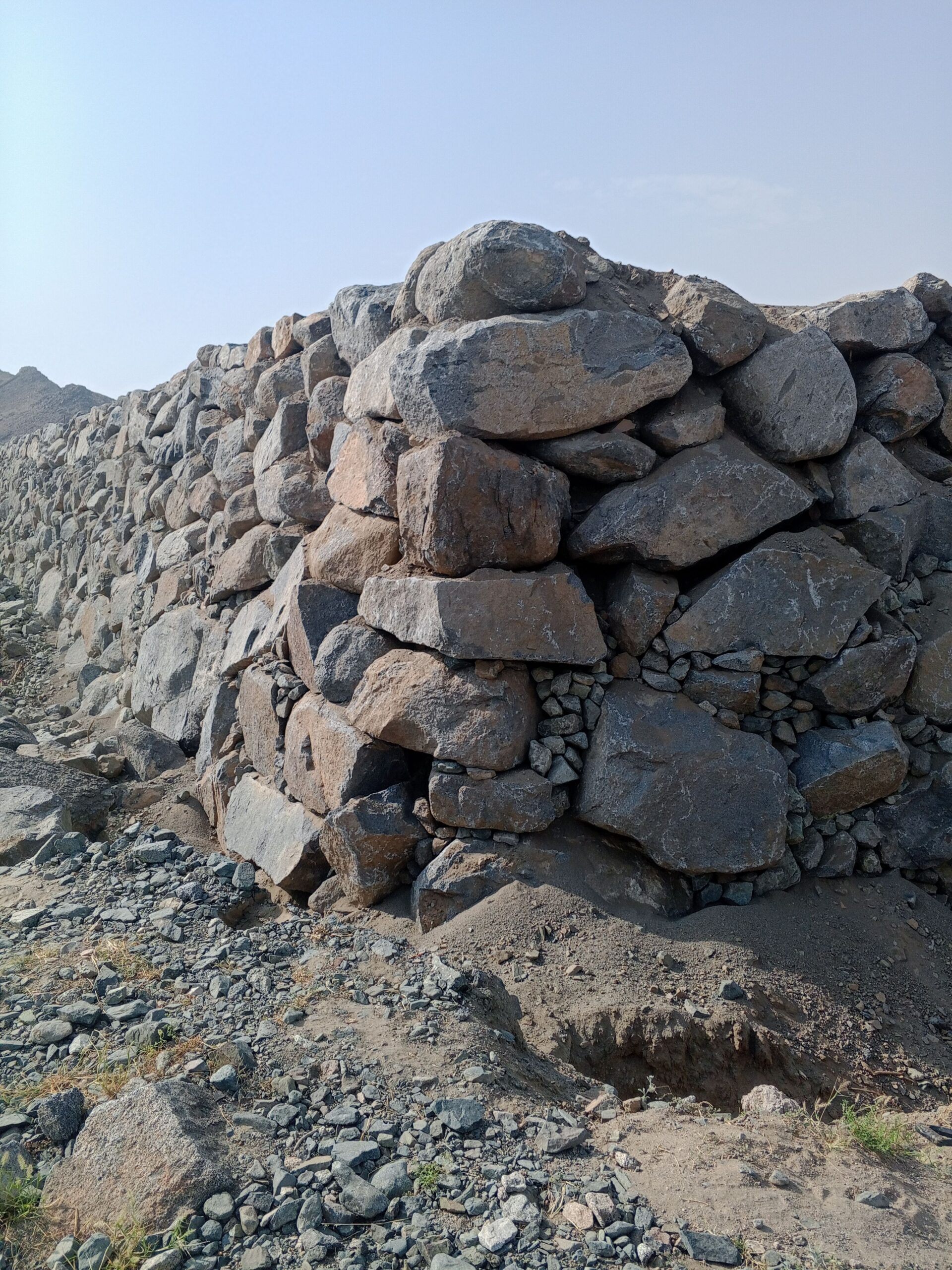 معلم بناءالحجر