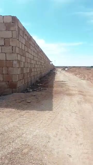بنا الحجر الطبيعي والتراث الشعبي والبيوت الطين