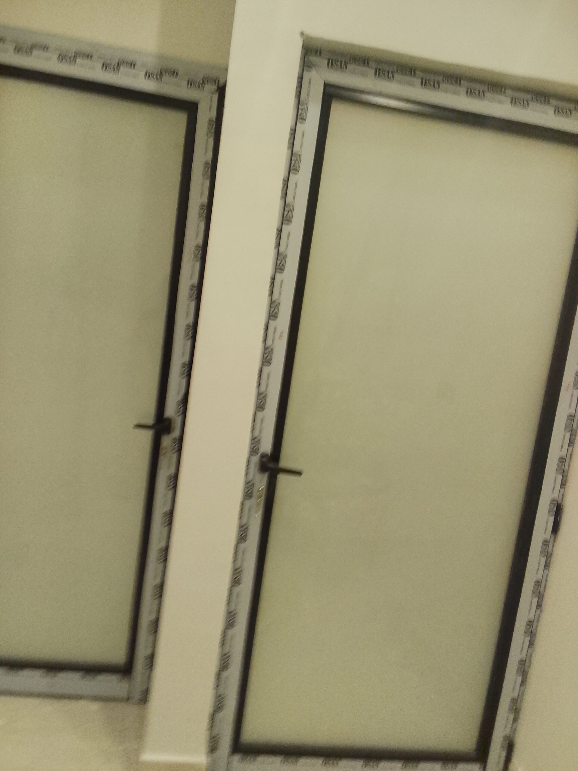 فني المنيوم تفصيل وصيانة مطابخ ابواب شبابيك فك وتر