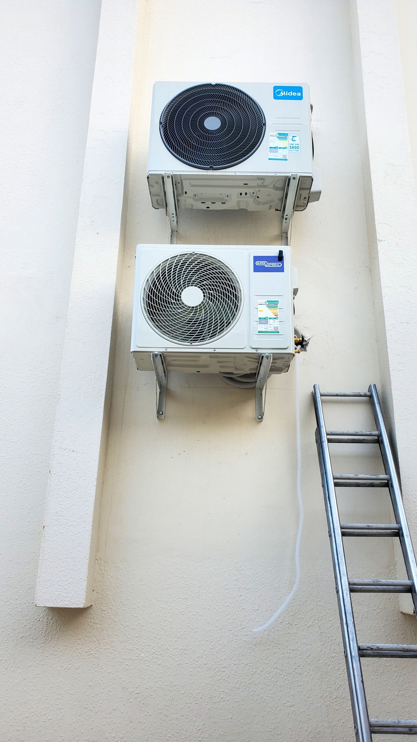 فني تكيف تركيب صيانه تاسيس تعبيه فريون الطايف