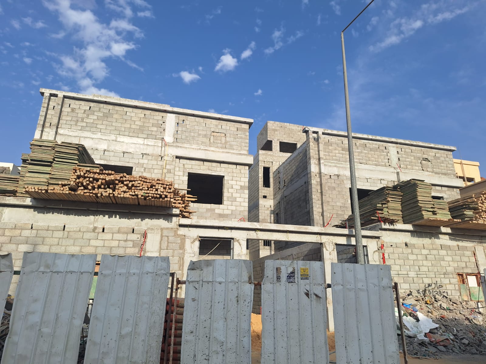 مقاول ملاحق