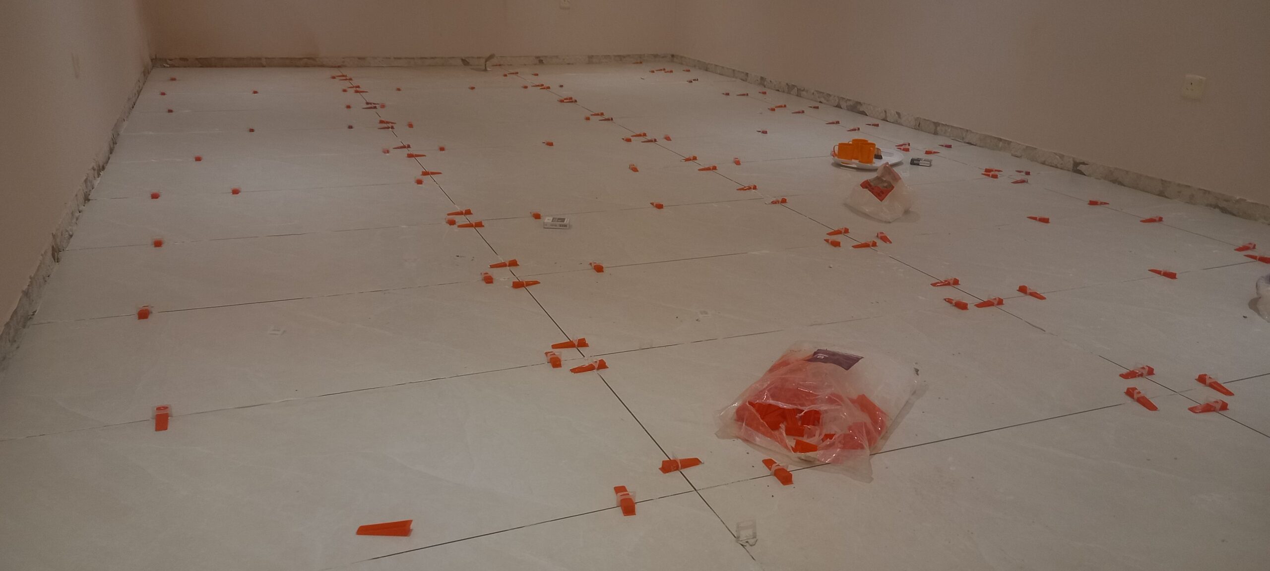 مقاول لتشطيب جميع انواع البلاط والسيراميك