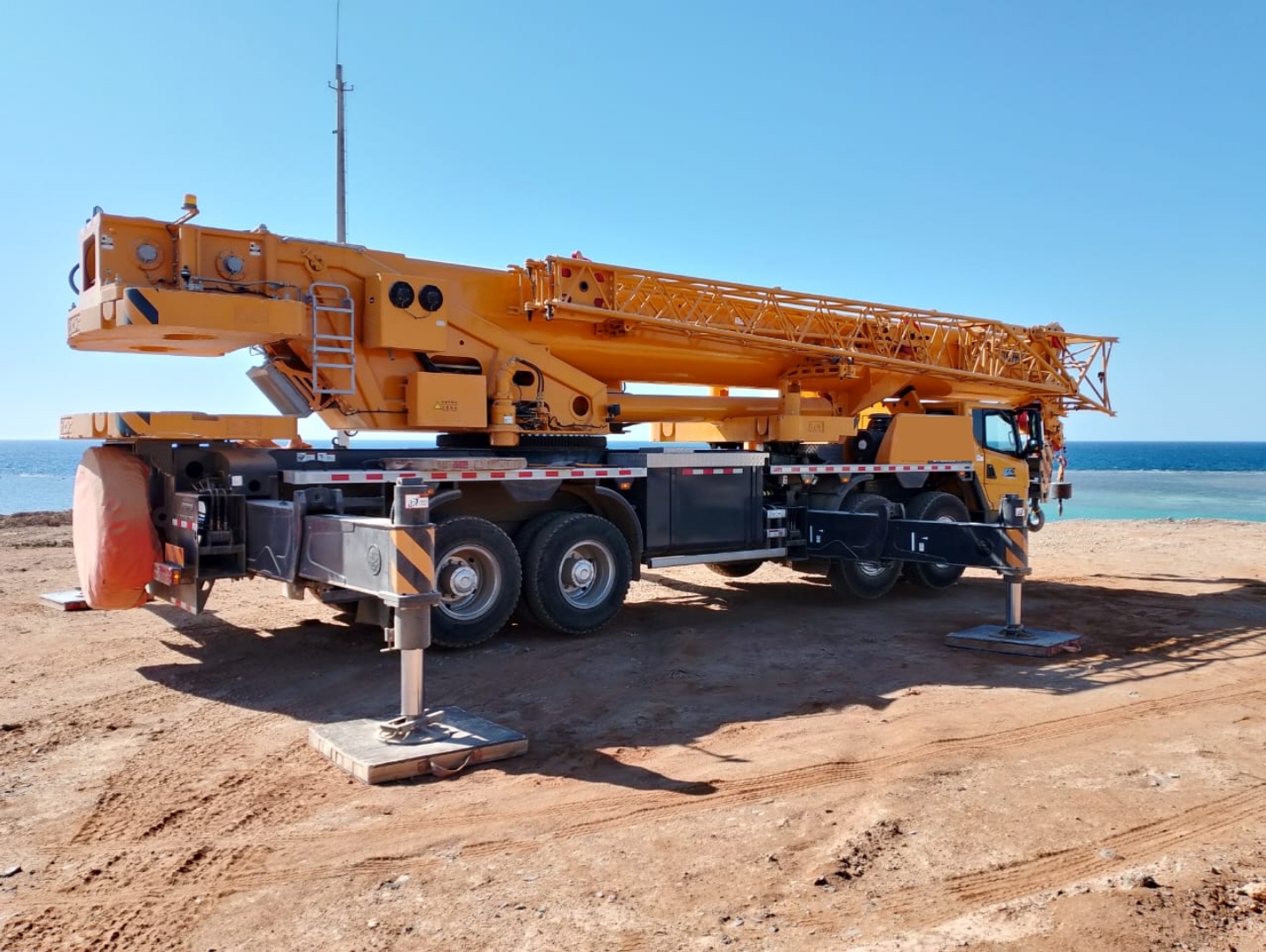 #كرينات_للايجار _كل_الاحجام_الدمامCranes for rent