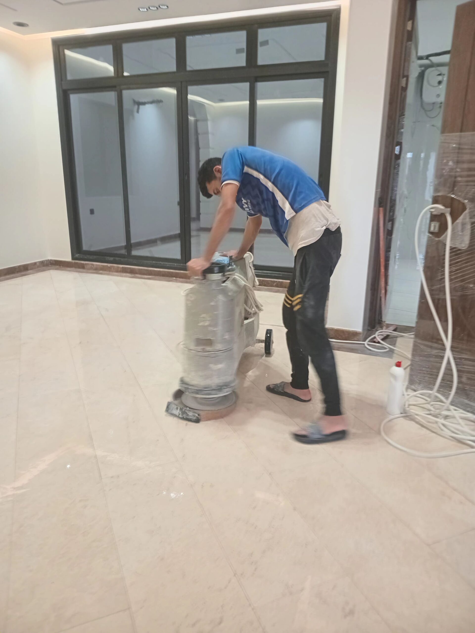 جلي وتلميع الرخام والسيراميك والبلاط وتنظيف السرام