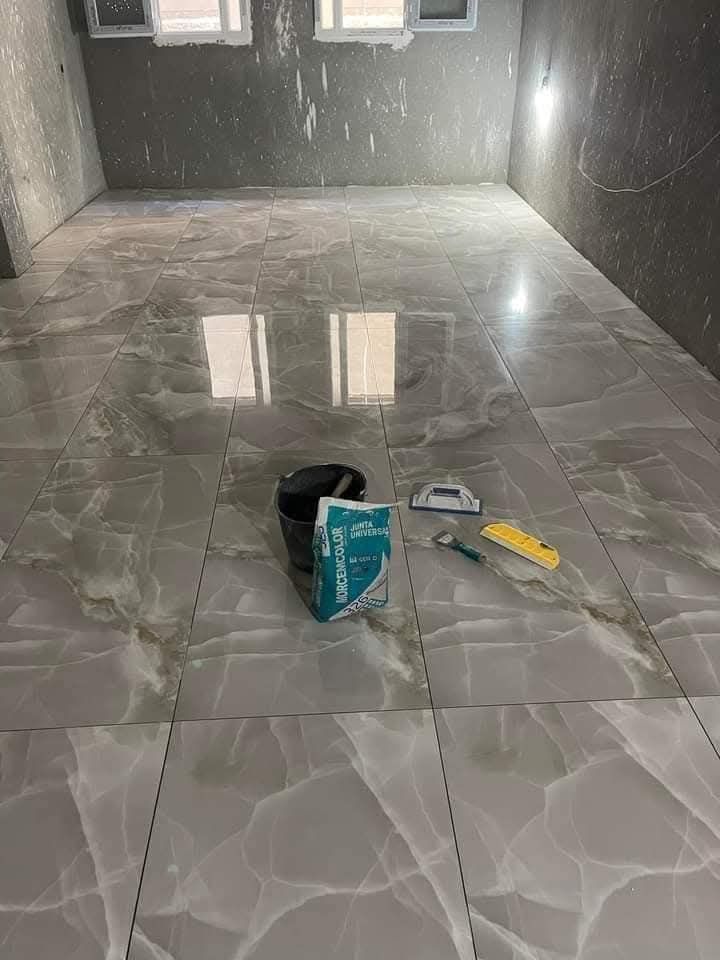 مبلط ممتاز 0507024332