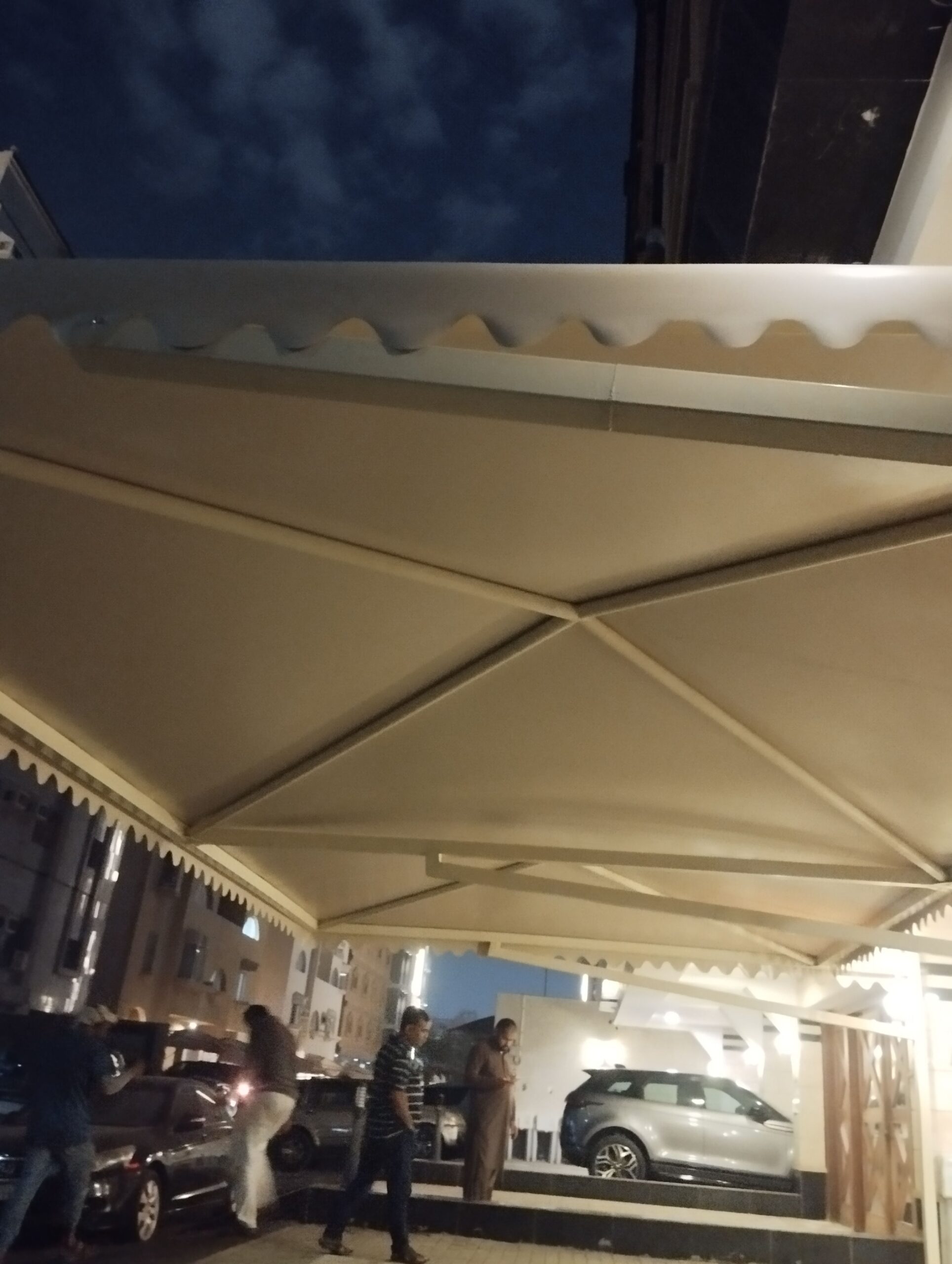 مظلات وسواتر جدة لتفصيل وتركيب مظلات سيارات تركيب