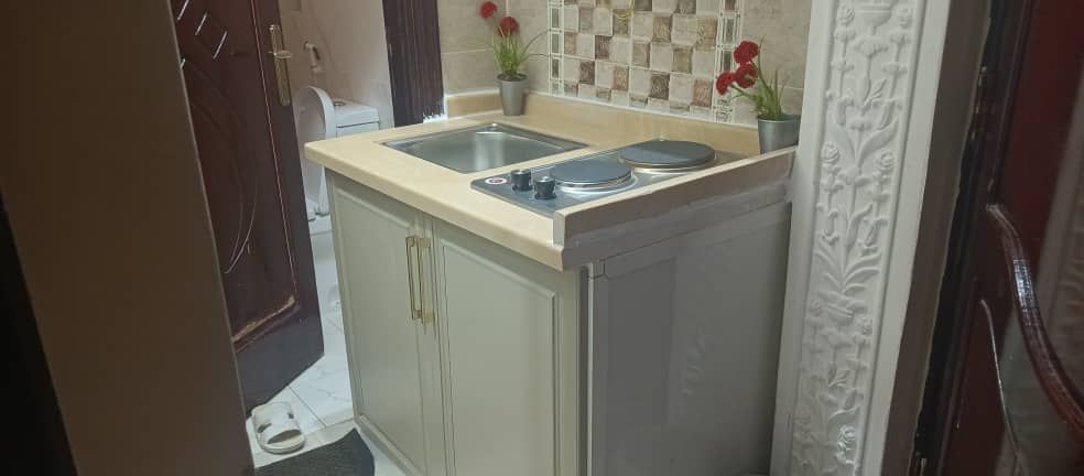 جنب مدرسة الحرمين