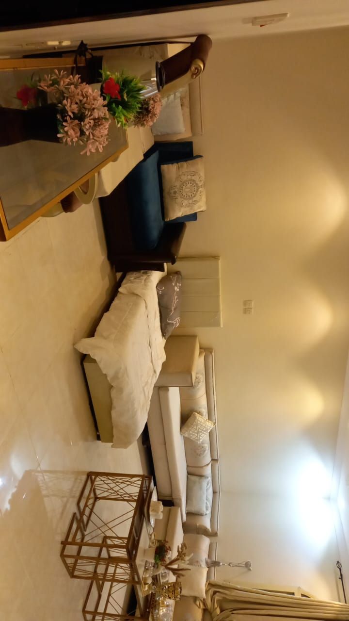 جنب مدرسة الحرمين