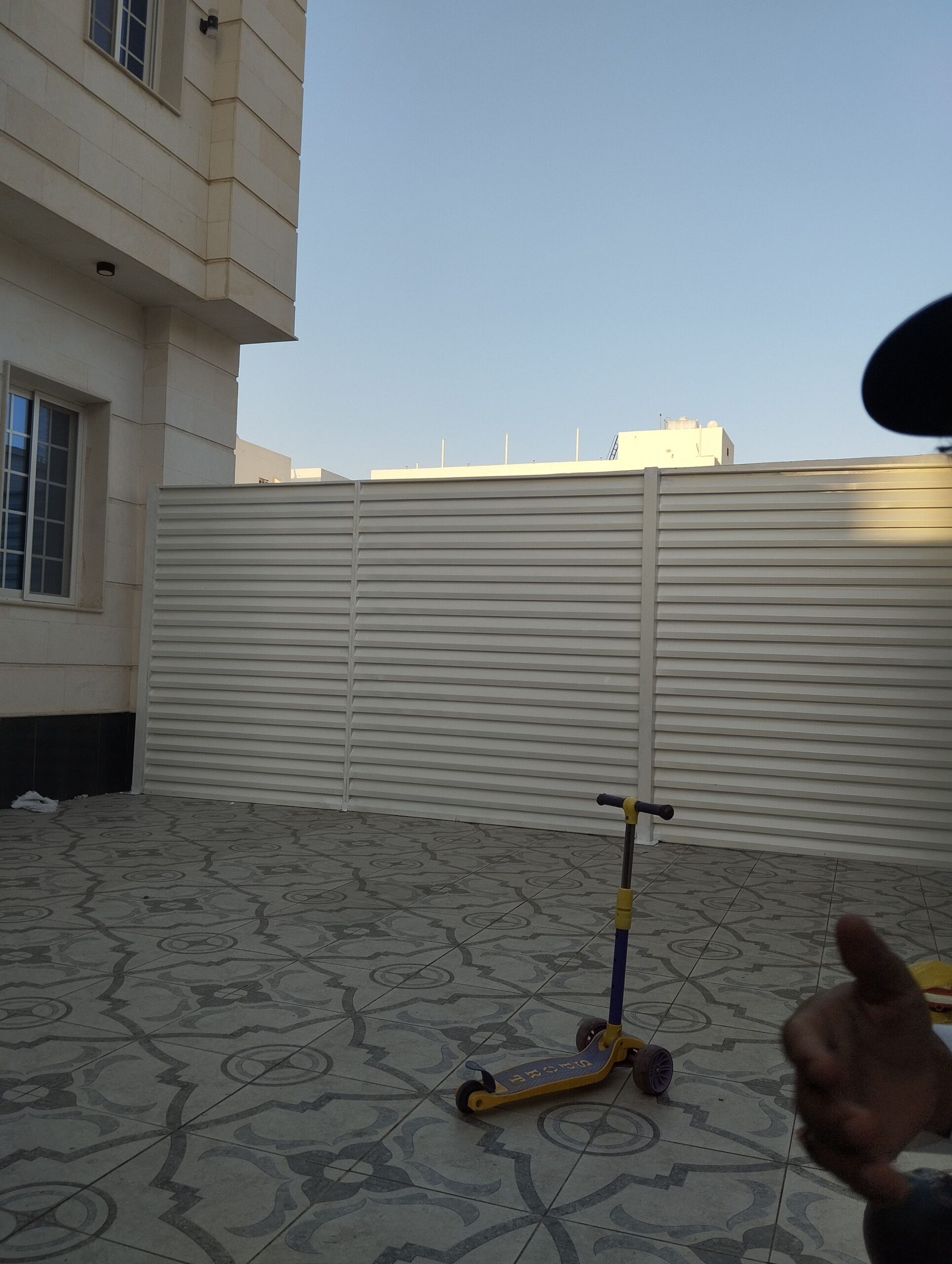 تركيب مظلات مواقف سيارات في جده بأقل الاسعار · ترك