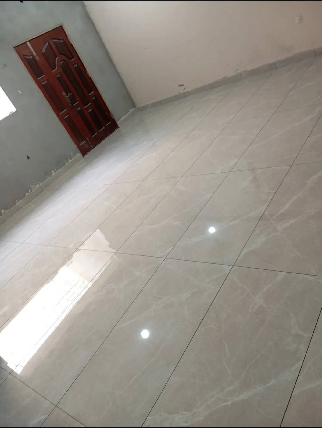 مبلط ممتاز 0507024332