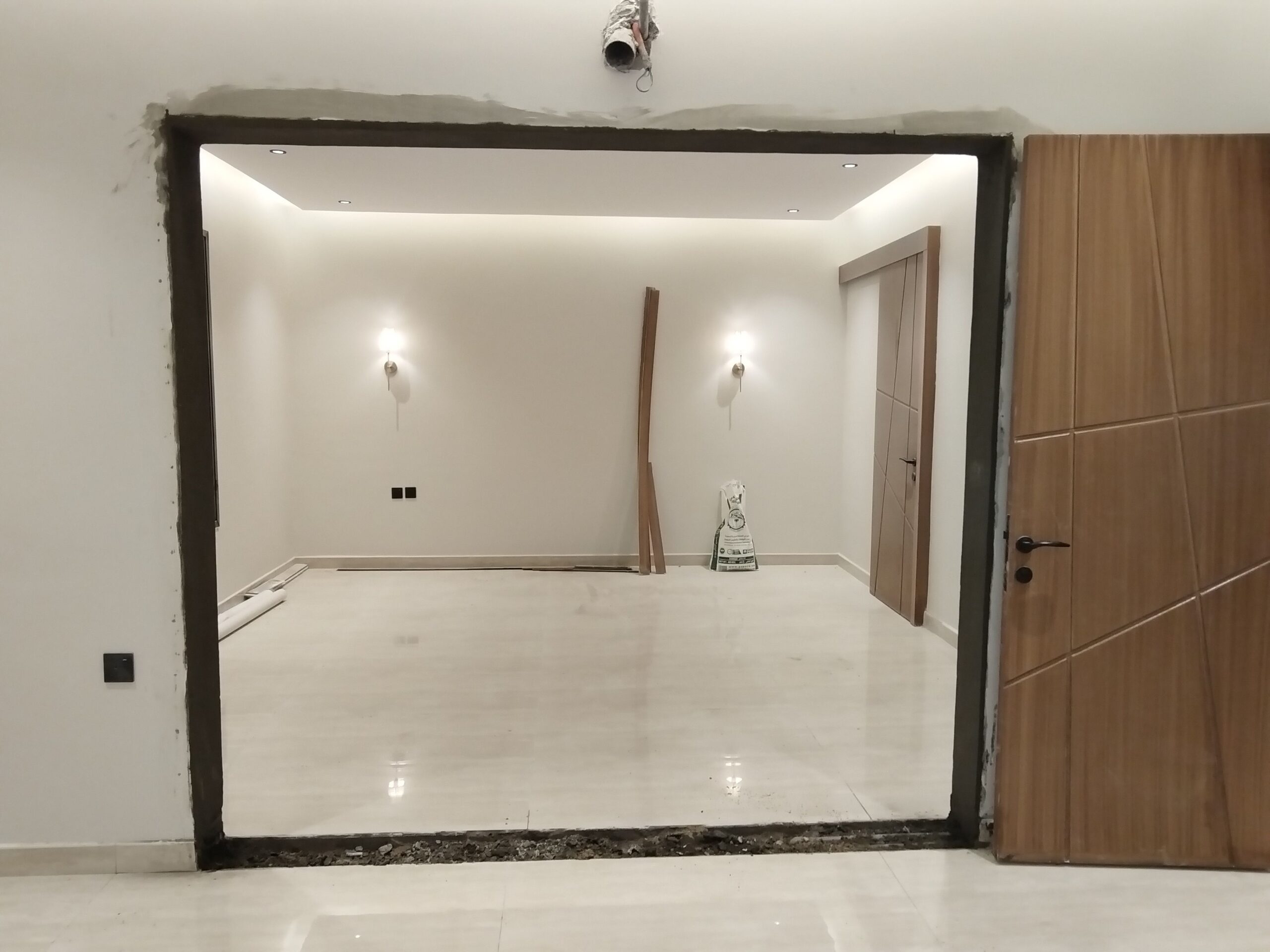 للديكور وقص جدران وابواب ونوافر