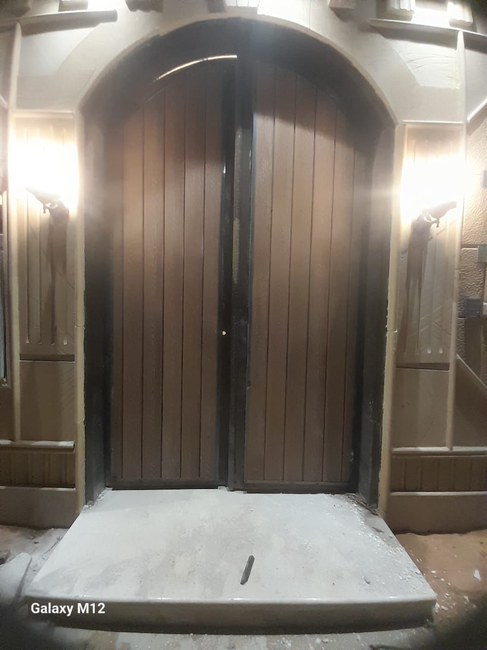 تكسيات بديل الخشب للابواب القديمه