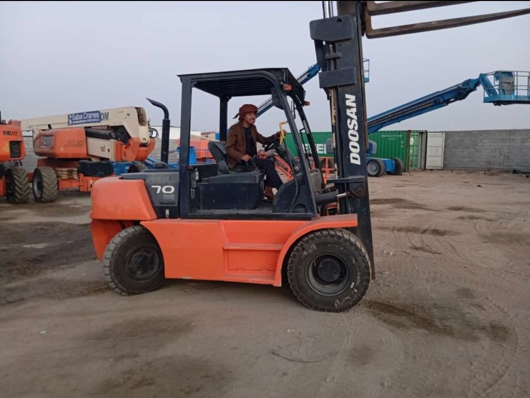 رافعات شوكيه للإيجار موديلات حديثة 2025 سيفتي عالي