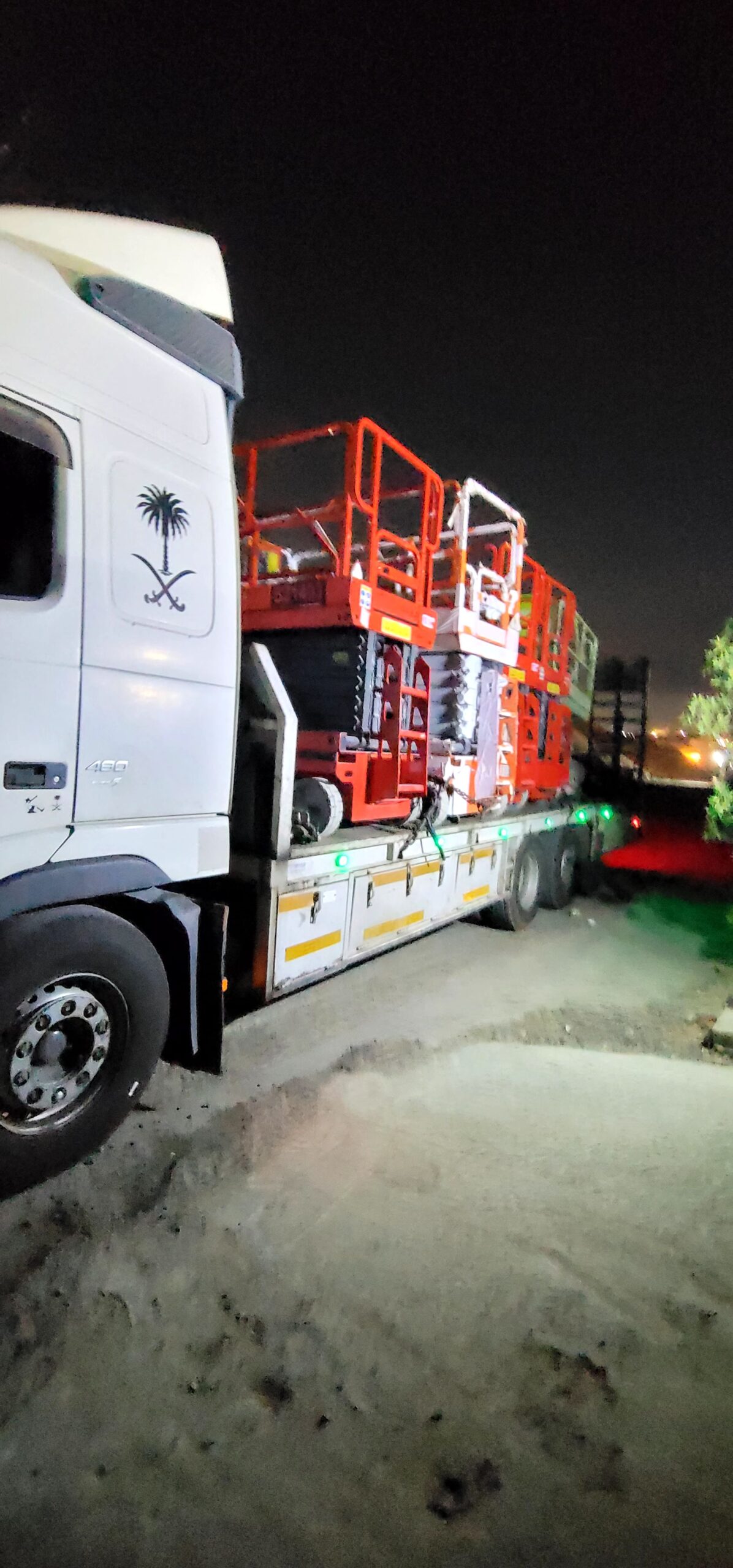 سيزر لفت للايجار مانلفت للايجار كرين للايجار رافعه