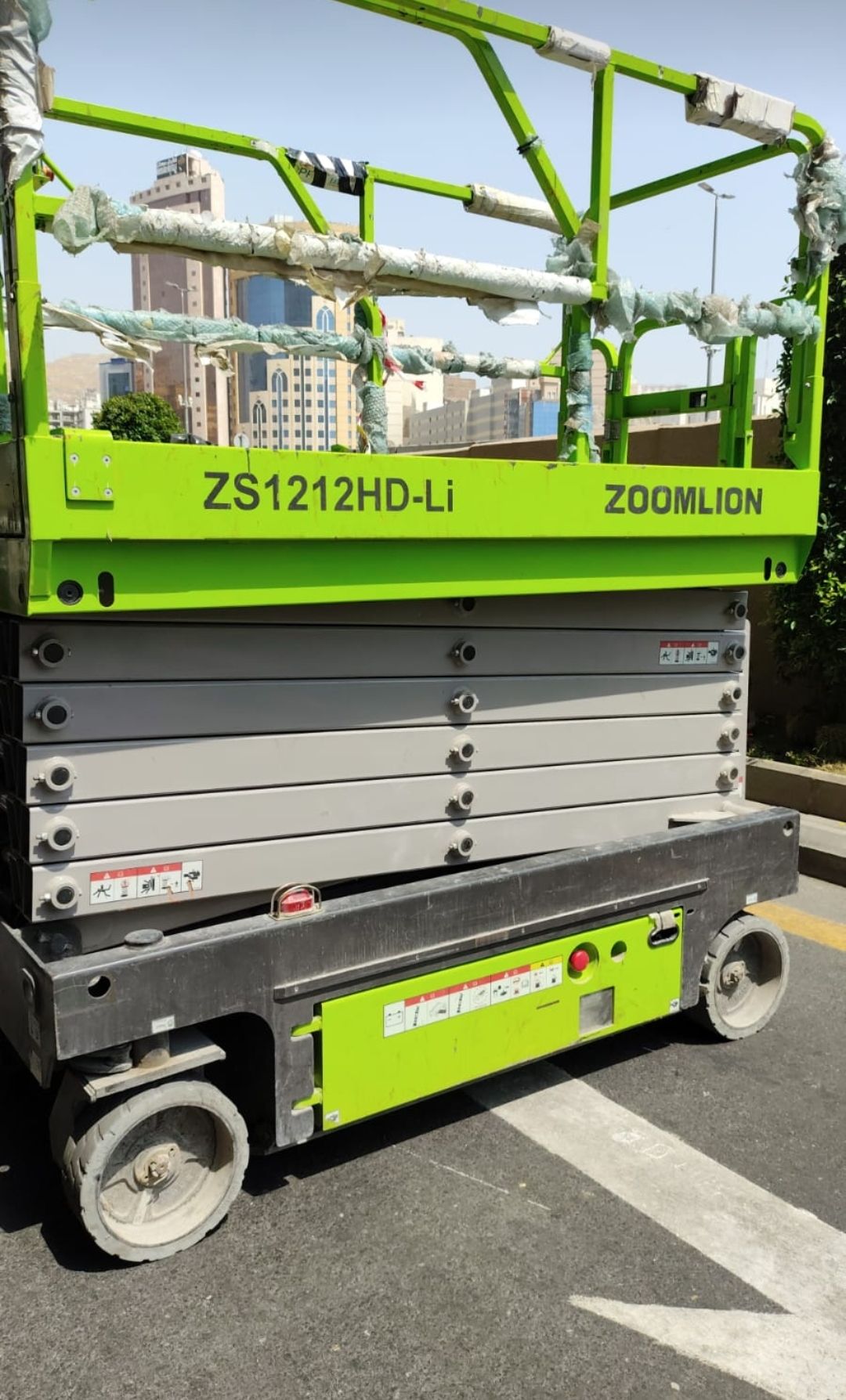 سيزر لفت للإيجار جميع المقاسات ديزل وكهرباء جده وج