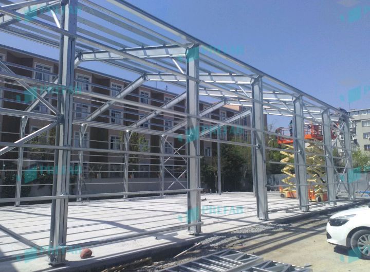 حداد مظلات وسواتر ومستودعات