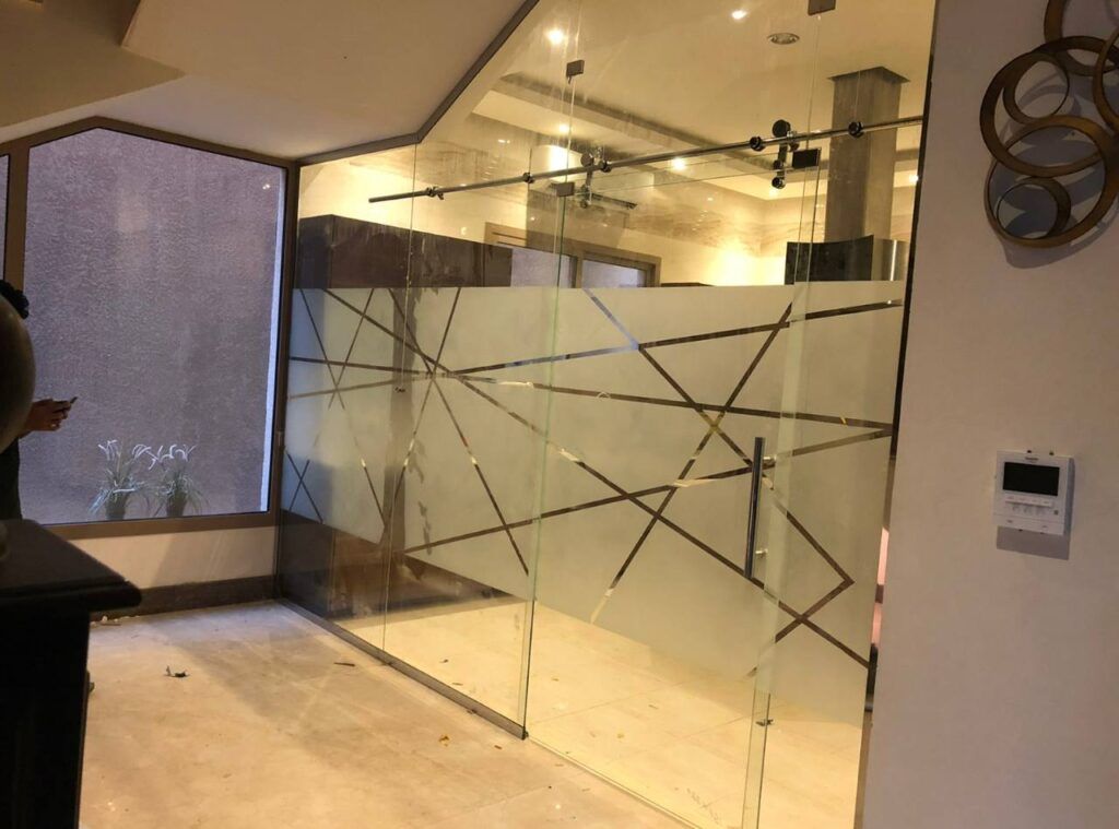 فني زجاج سكريت بجميع أنواعها