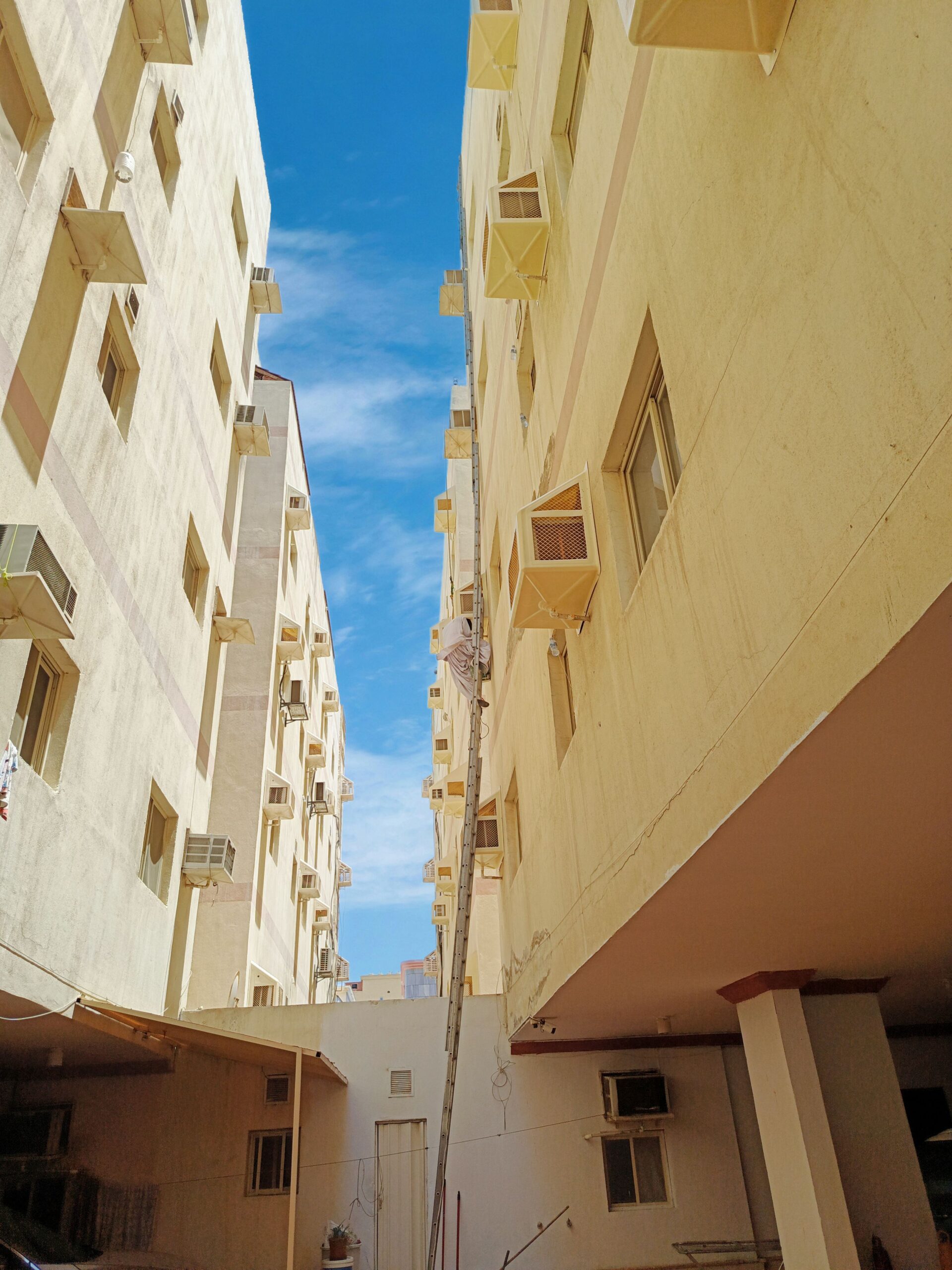 غطاء مكيف الهواء الخارجي بالألياف مع التركيب