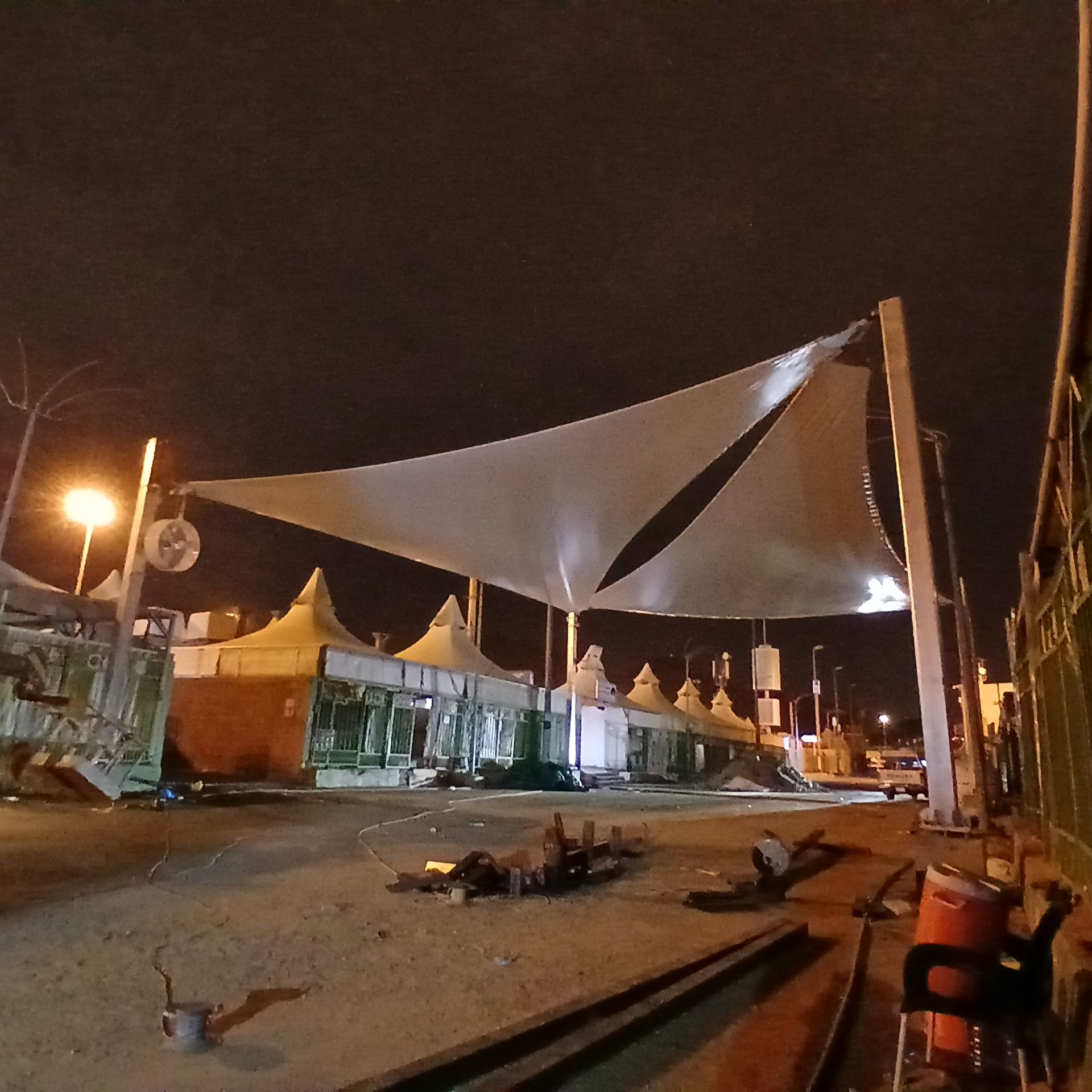 مضلات وسوتر وبيوت شعر ملكي خيم قرميد سوتر