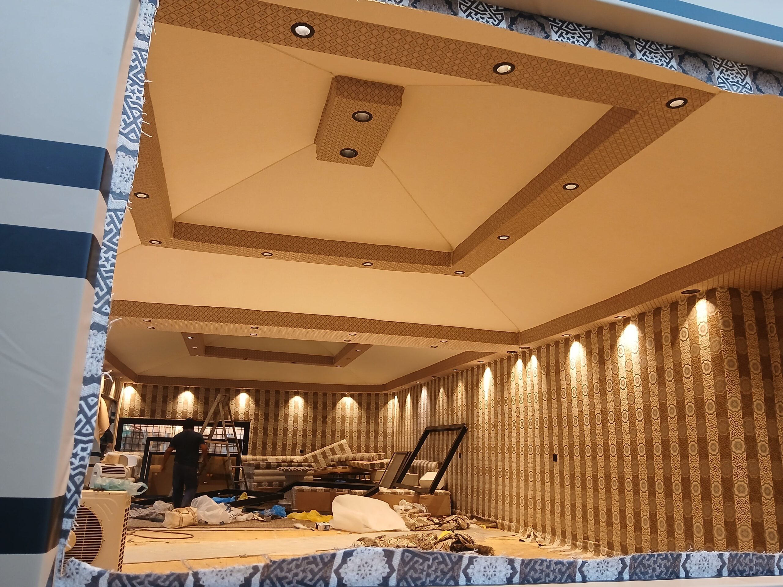 مضلات وسوتر وبيوت شعر ملكي خيم قرميد سوتر