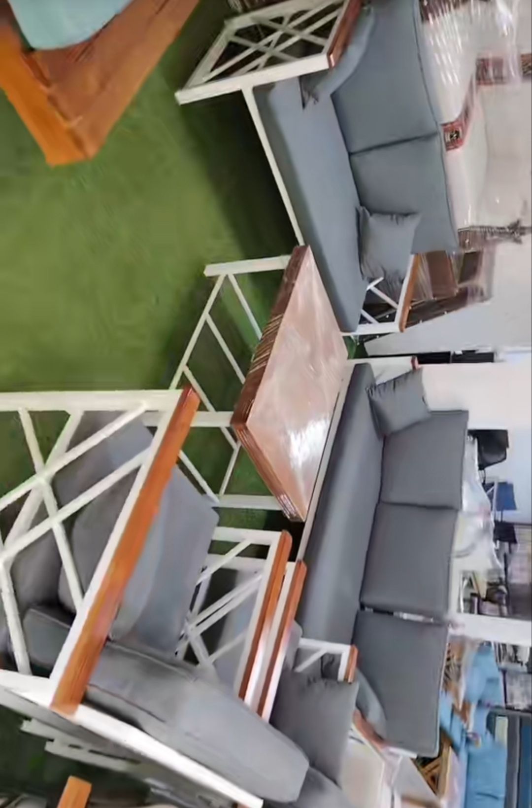 کرسی خشبی وحدید مع الجلسات وغطاء