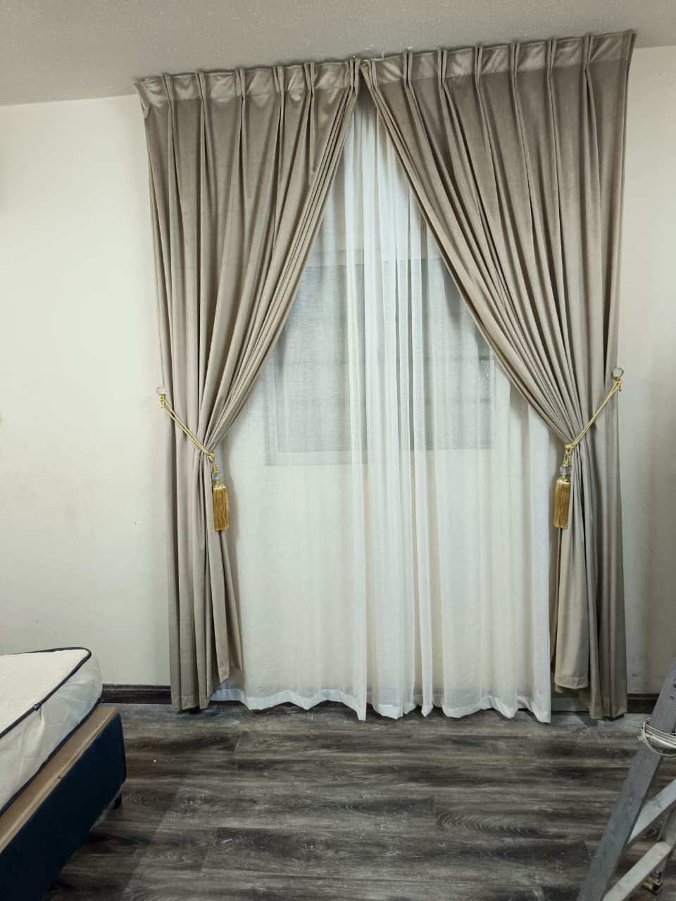 عامل تركيب ستائر تركيب موكيت تفصيل ستائر وافي