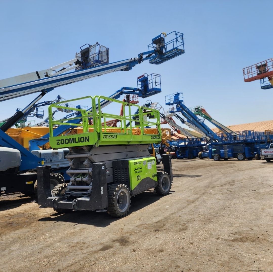 تأجير جميع انواع المعدات الثقيلة مان لفت سيزر لفت