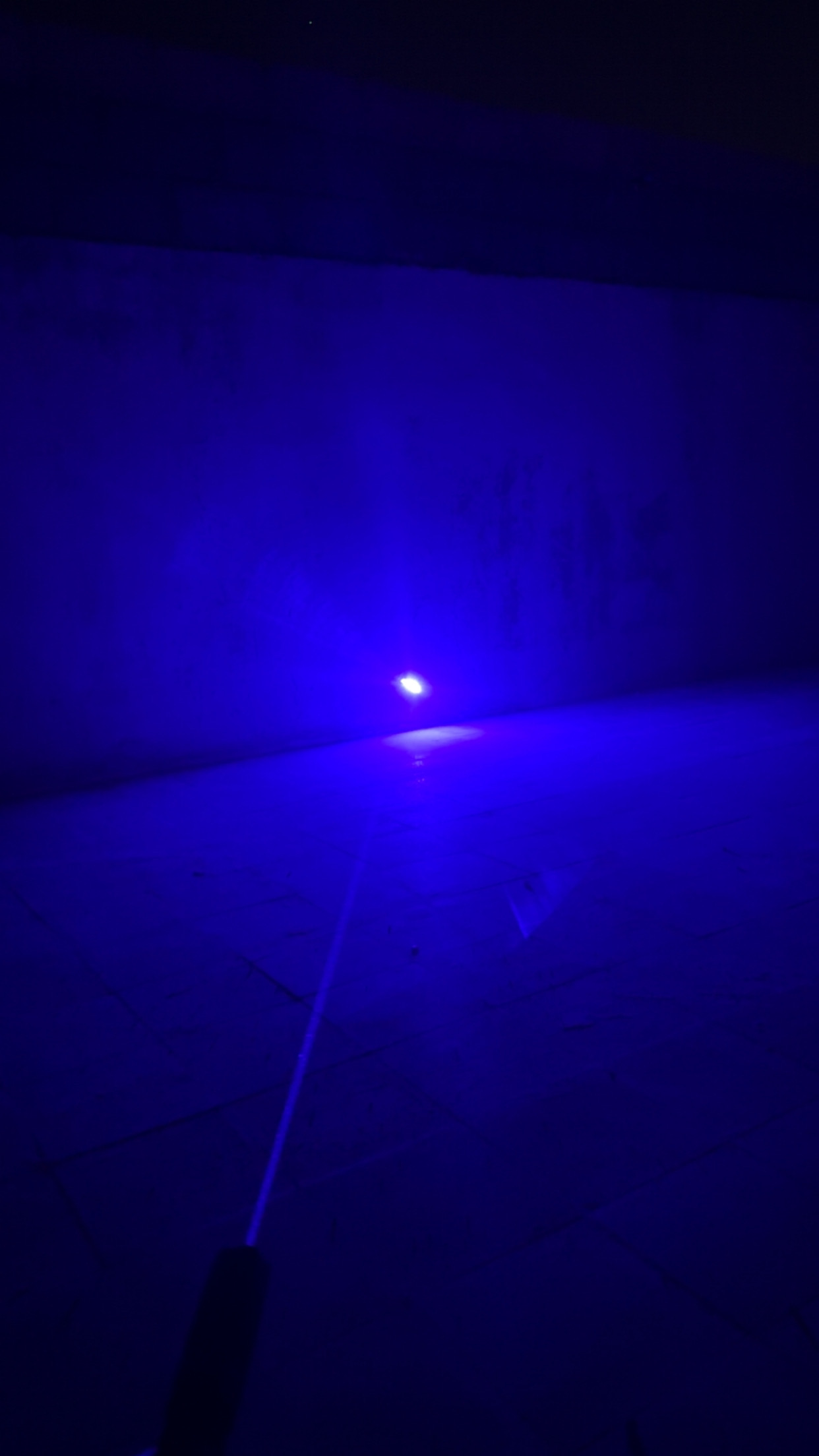 ليزر ازرق حارق