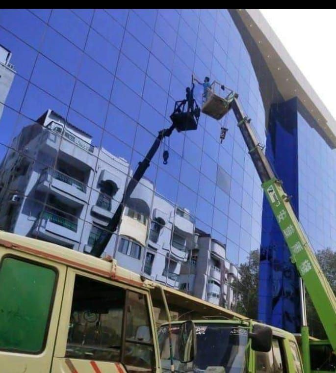 تنظيف واجهات زجاجية وكلادنج