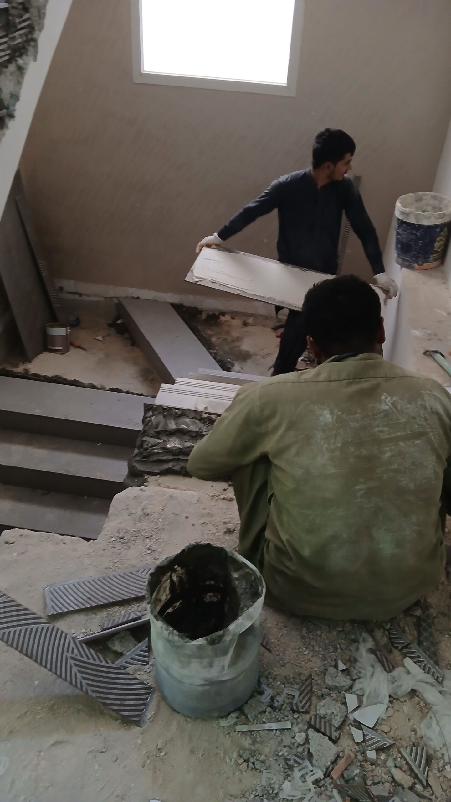 مبلط تكسير و تركيب