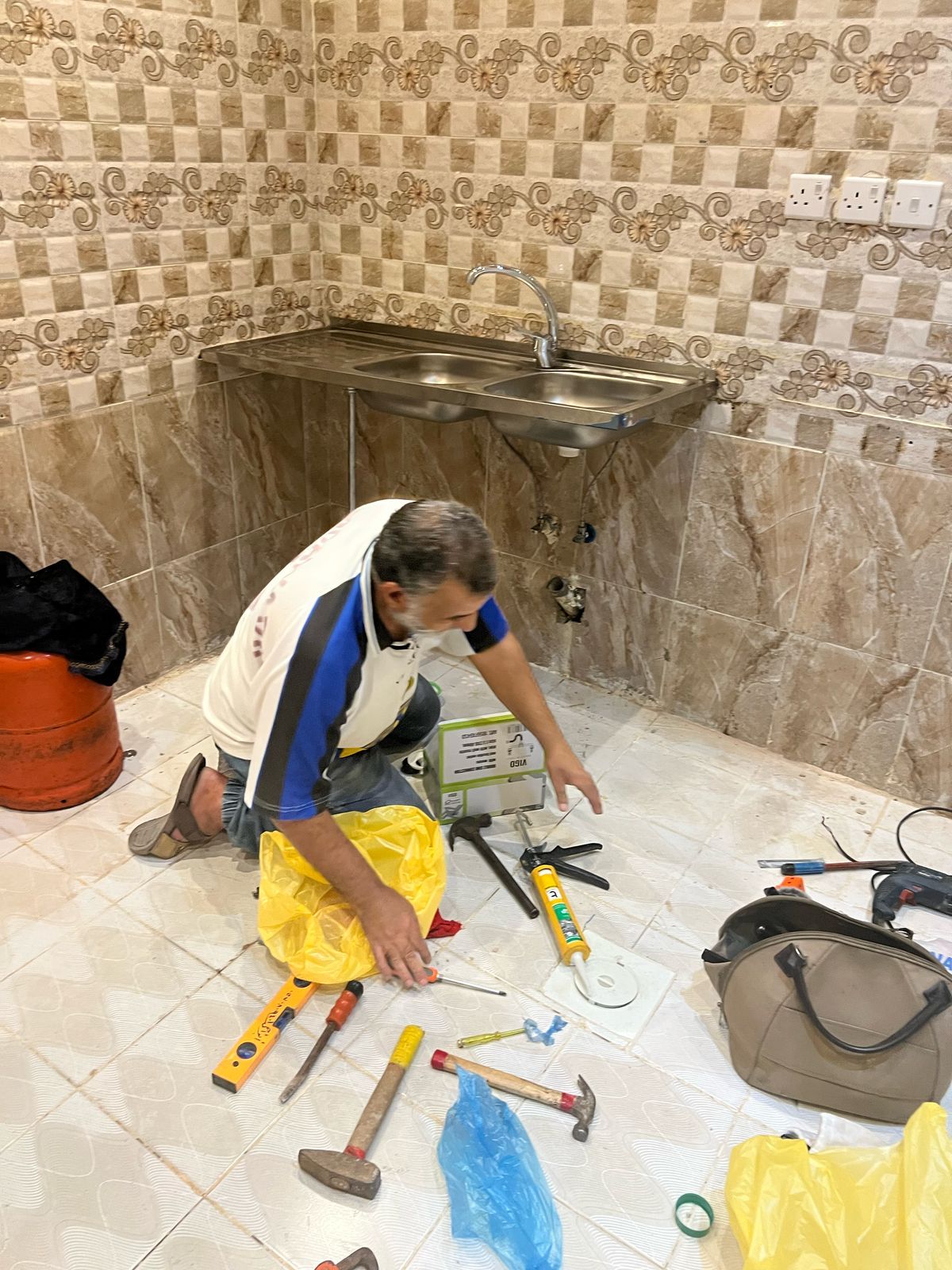 معلم سباك فى جده